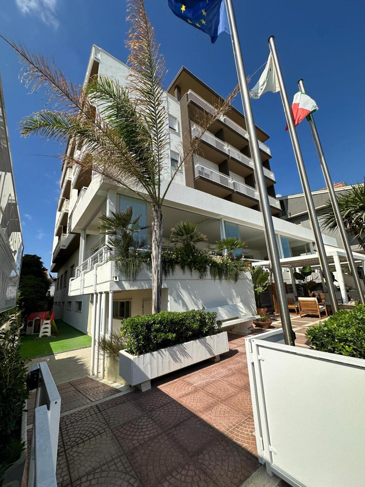 Hotel Costa Verde Pineto Extérieur photo