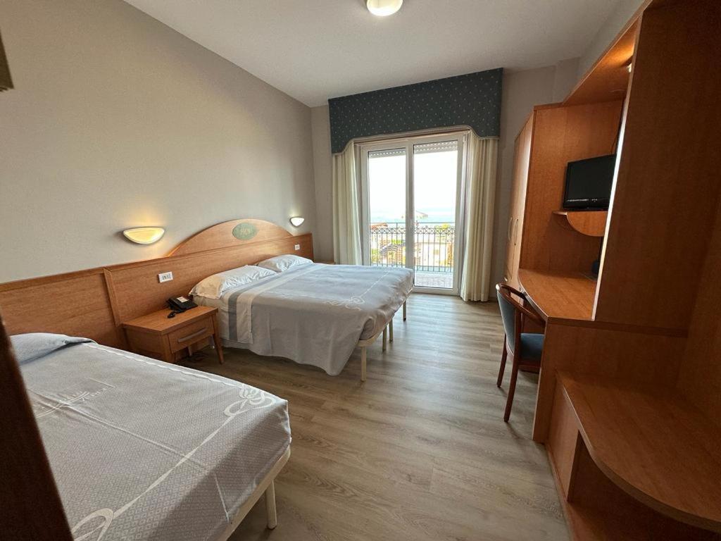 Hotel Costa Verde Pineto Extérieur photo