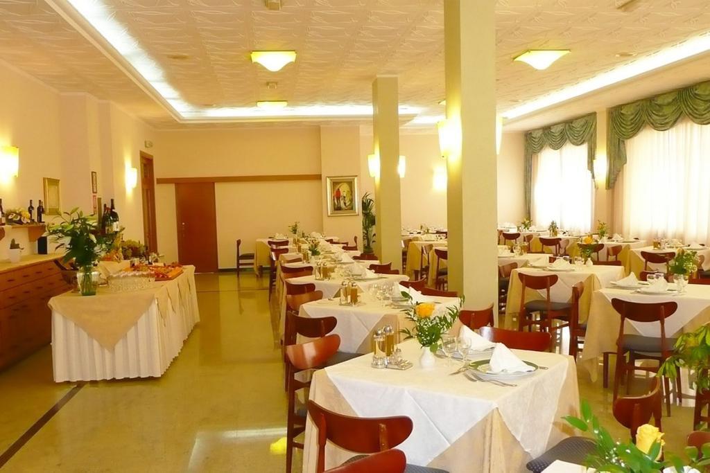 Hotel Costa Verde Pineto Extérieur photo